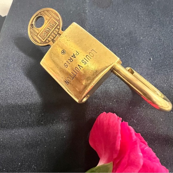 Louis Vuitton Lock #205 - Picture 5 of 9